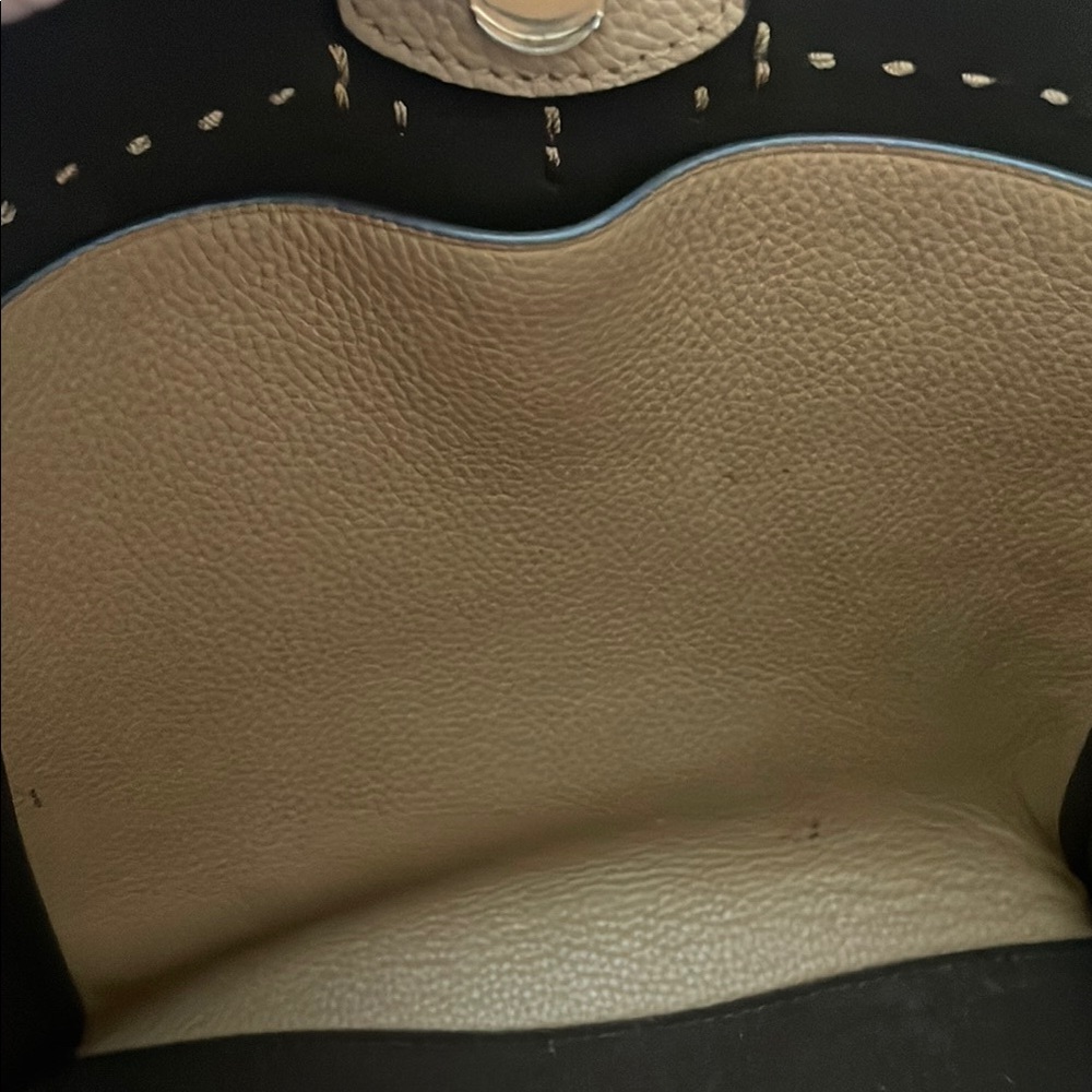 Tory Burch Tan Shoulder Bag - Picture 3 of 6